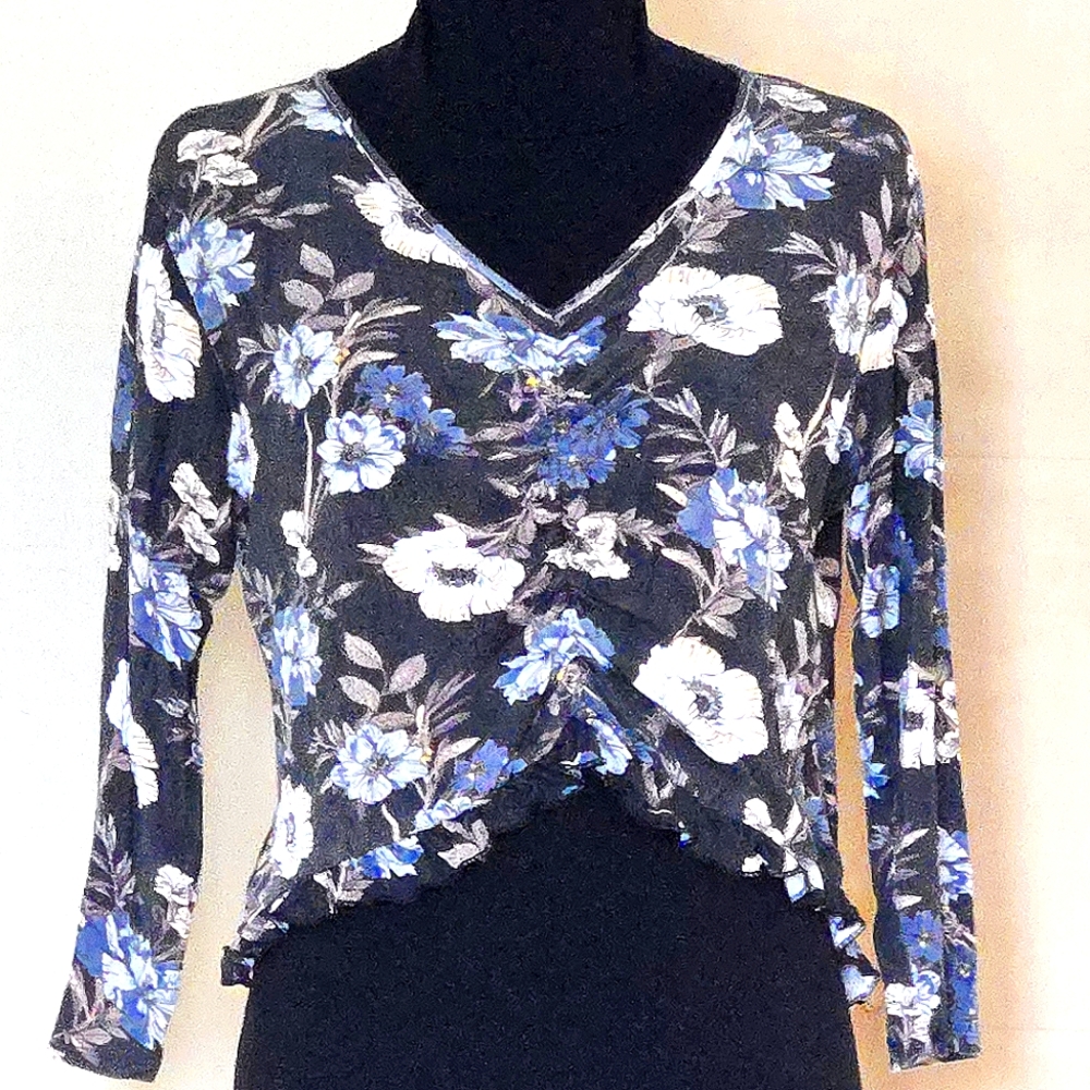 Y2K BONGO Ruched Front Crop Top, Ruffle Hemline V-neck 3/4 Sleeve Blue Floral